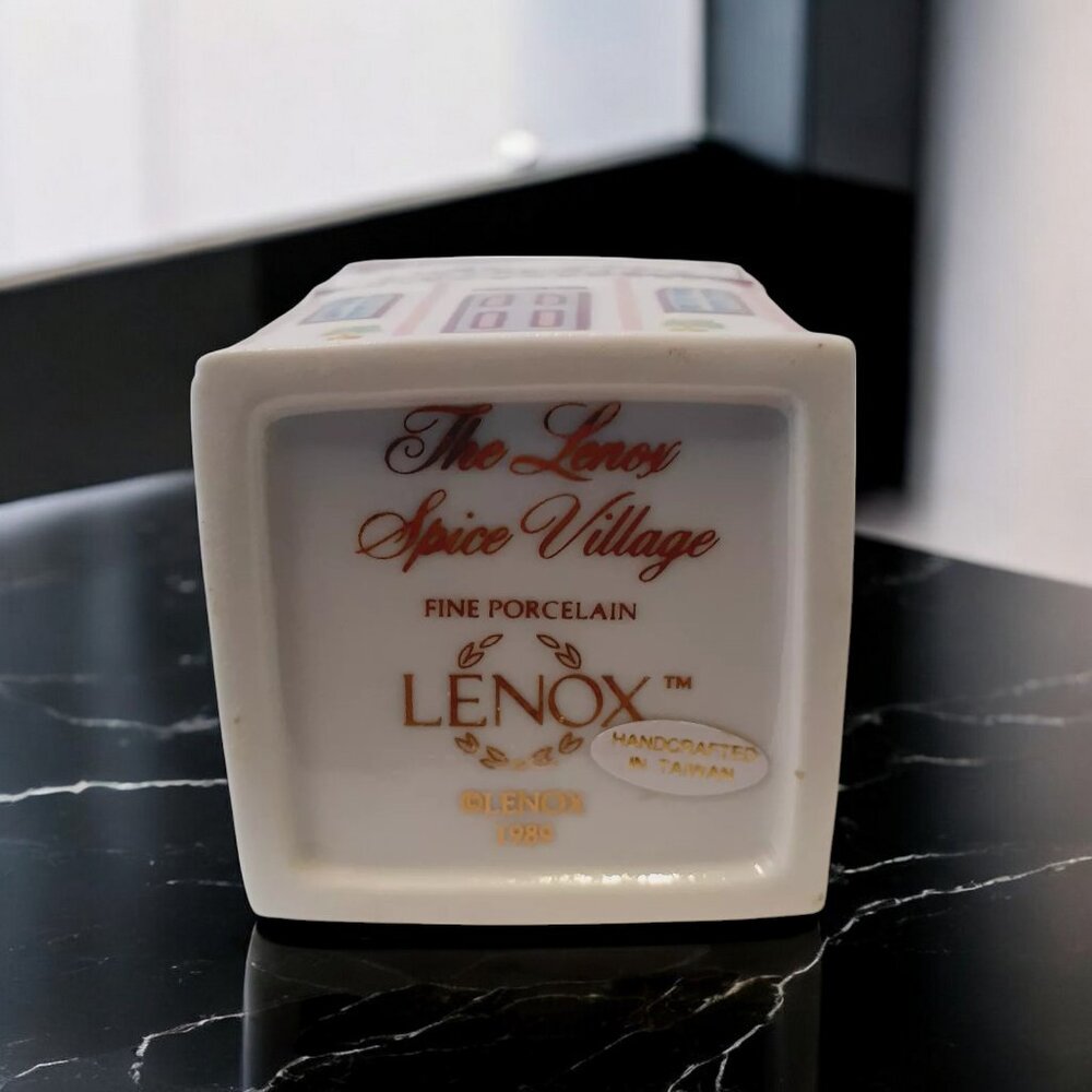 v i n t a g e :: 1989 The Lenox Spice Village  | MARJORAM House - Picture 3 of 11